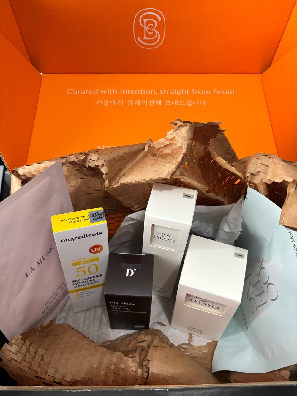 NWT Seoul Beauty Box - curated Korean skin and body care